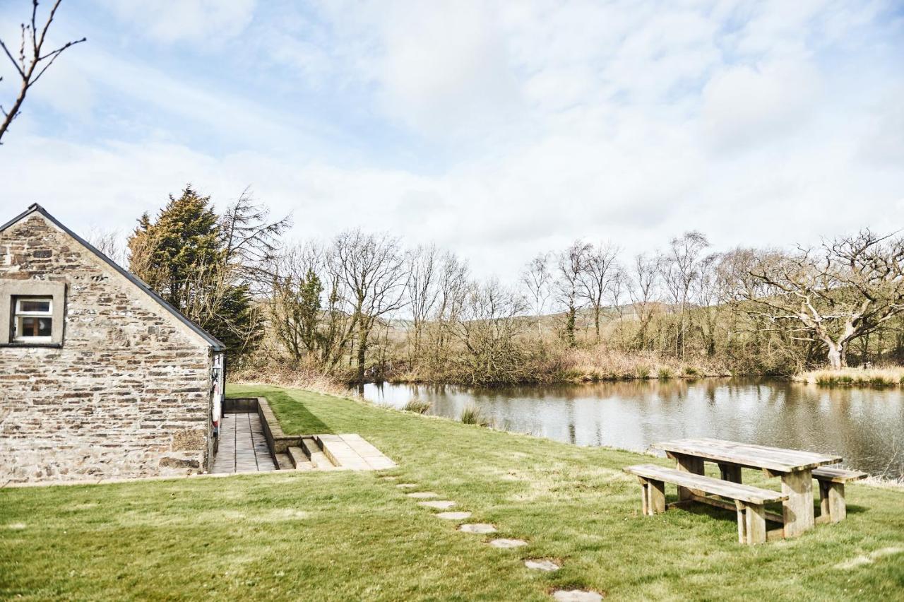 Penuwch Boathouse- Lakeside Rural Cottage Ideal For Families With Indoor Heated Pool Carmarthen Exterior foto